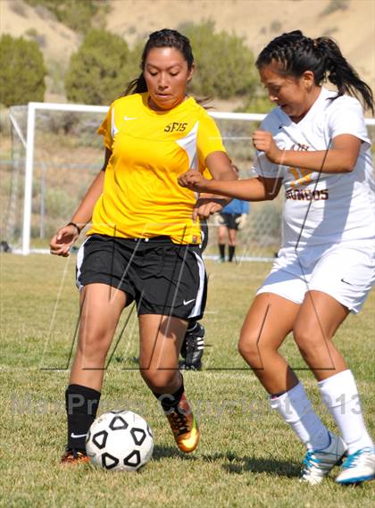 Thumbnail 2 in Kirtland Central vs. Santa Fe Indian School photogallery.