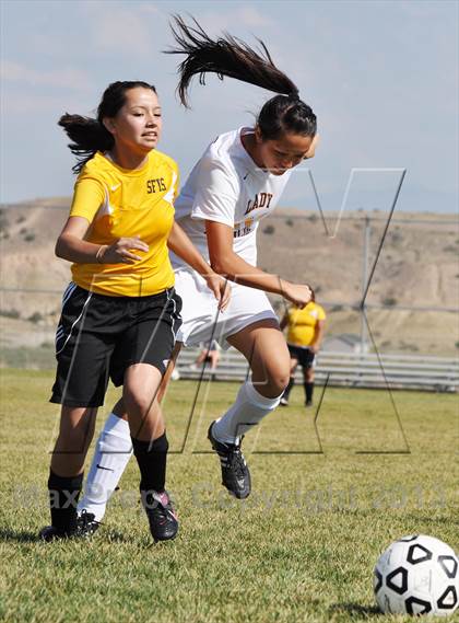 Thumbnail 2 in Kirtland Central vs. Santa Fe Indian School photogallery.