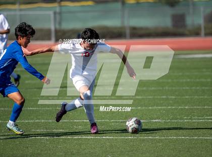 Thumbnail 3 in San Pasqual vs. Fallbrook (SoCal HS Classic presented by Nike) photogallery.