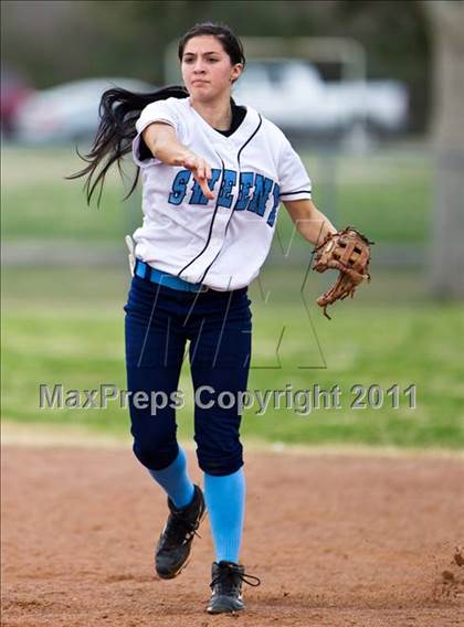 Thumbnail 3 in Sweeny vs. Terry (First Capitol Classic) photogallery.