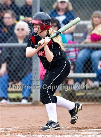 Thumbnail 1 in Sweeny vs. Terry (First Capitol Classic) photogallery.