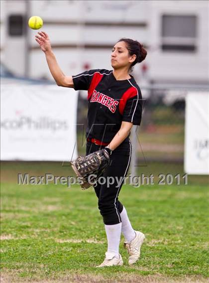 Thumbnail 2 in Sweeny vs. Terry (First Capitol Classic) photogallery.