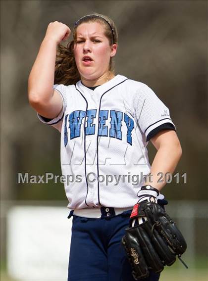 Thumbnail 1 in Sweeny vs. Terry (First Capitol Classic) photogallery.