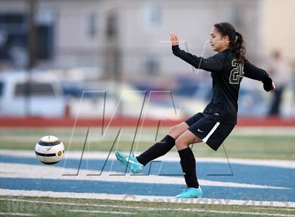 Thumbnail 1 in Battle Mountain @ Valor Christian (CHSAA 4A Playoff Round 2) photogallery.