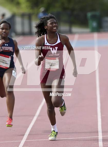 Thumbnail 2 in 50th Annual Loucks Games (Women's 200 Meter Dash) photogallery.