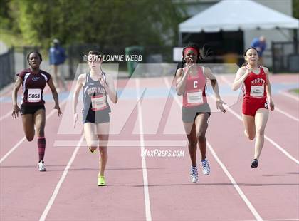 Thumbnail 3 in 50th Annual Loucks Games (Women's 200 Meter Dash) photogallery.