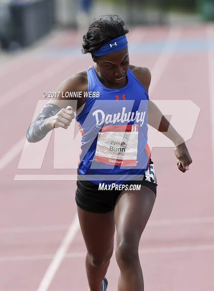 Thumbnail 2 in 50th Annual Loucks Games (Women's 200 Meter Dash) photogallery.
