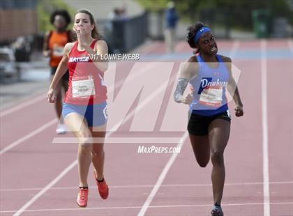 Thumbnail 1 in 50th Annual Loucks Games (Women's 200 Meter Dash) photogallery.