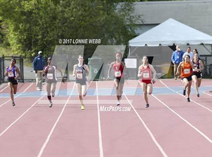 Thumbnail 2 in 50th Annual Loucks Games (Women's 200 Meter Dash) photogallery.