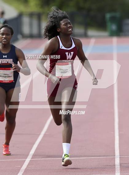 Thumbnail 3 in 50th Annual Loucks Games (Women's 200 Meter Dash) photogallery.