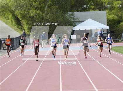 Thumbnail 1 in 50th Annual Loucks Games (Women's 200 Meter Dash) photogallery.