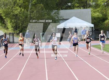 Thumbnail 3 in 50th Annual Loucks Games (Women's 200 Meter Dash) photogallery.