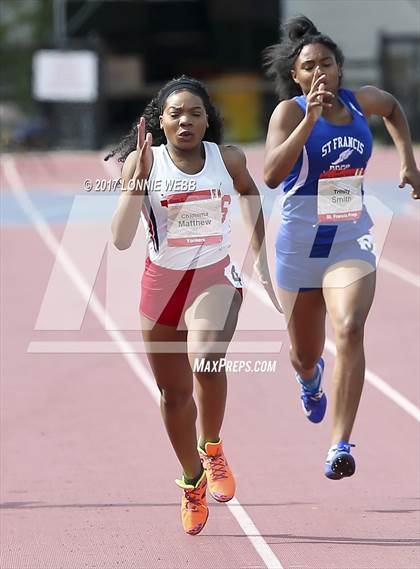 Thumbnail 2 in 50th Annual Loucks Games (Women's 200 Meter Dash) photogallery.