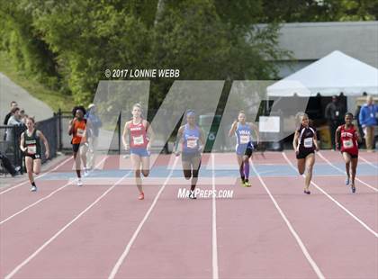 Thumbnail 1 in 50th Annual Loucks Games (Women's 200 Meter Dash) photogallery.