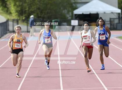 Thumbnail 1 in 50th Annual Loucks Games (Women's 200 Meter Dash) photogallery.
