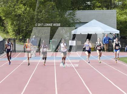 Thumbnail 2 in 50th Annual Loucks Games (Women's 200 Meter Dash) photogallery.