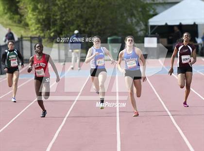 Thumbnail 2 in 50th Annual Loucks Games (Women's 200 Meter Dash) photogallery.