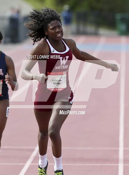 Thumbnail 2 in 50th Annual Loucks Games (Women's 200 Meter Dash) photogallery.