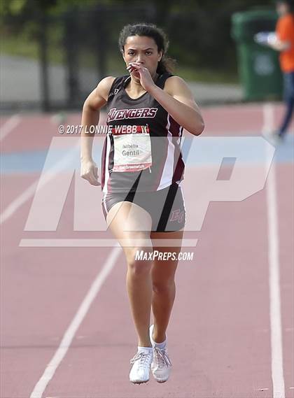 Thumbnail 3 in 50th Annual Loucks Games (Women's 200 Meter Dash) photogallery.