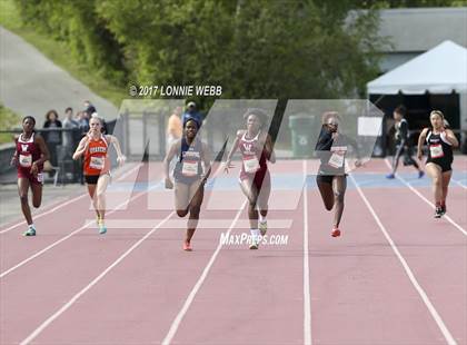 Thumbnail 3 in 50th Annual Loucks Games (Women's 200 Meter Dash) photogallery.