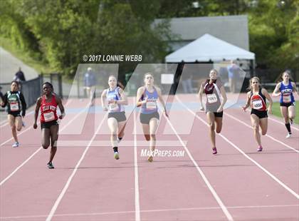 Thumbnail 3 in 50th Annual Loucks Games (Women's 200 Meter Dash) photogallery.