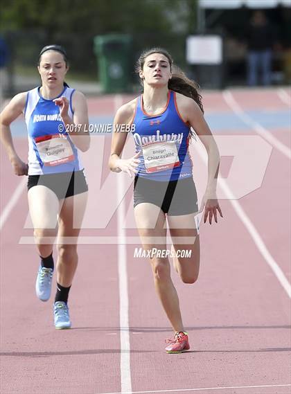 Thumbnail 1 in 50th Annual Loucks Games (Women's 200 Meter Dash) photogallery.
