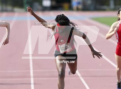 Thumbnail 3 in 50th Annual Loucks Games (Women's 200 Meter Dash) photogallery.