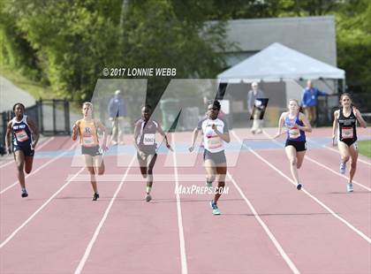 Thumbnail 1 in 50th Annual Loucks Games (Women's 200 Meter Dash) photogallery.