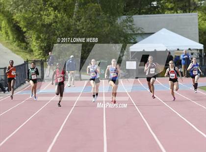 Thumbnail 2 in 50th Annual Loucks Games (Women's 200 Meter Dash) photogallery.