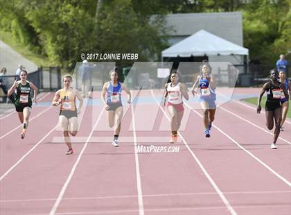 Thumbnail 3 in 50th Annual Loucks Games (Women's 200 Meter Dash) photogallery.