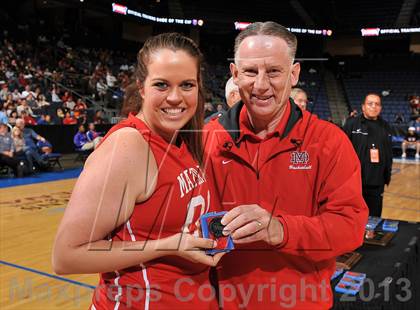 Thumbnail 2 in Windward vs. Mater Dei (CIF SoCal Regional Open Division Final) photogallery.