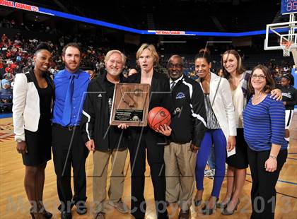 Thumbnail 3 in Windward vs. Mater Dei (CIF SoCal Regional Open Division Final) photogallery.