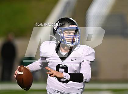 Thumbnail 2 in Groesbeck vs. Whitney (UIL 3A D1 Bi-District) photogallery.
