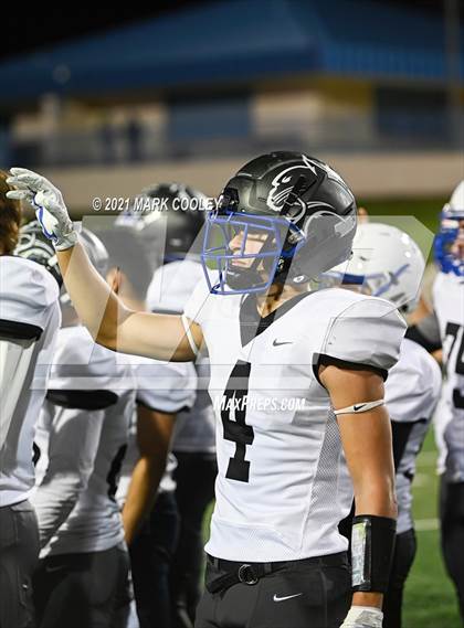 Thumbnail 1 in Groesbeck vs. Whitney (UIL 3A D1 Bi-District) photogallery.