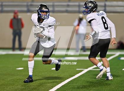 Thumbnail 2 in Groesbeck vs. Whitney (UIL 3A D1 Bi-District) photogallery.