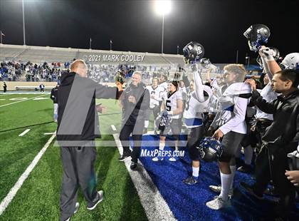 Thumbnail 3 in Groesbeck vs. Whitney (UIL 3A D1 Bi-District) photogallery.