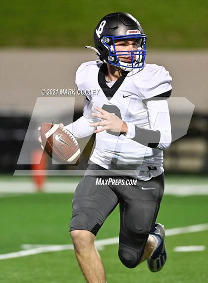 Thumbnail 1 in Groesbeck vs. Whitney (UIL 3A D1 Bi-District) photogallery.