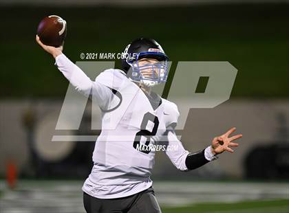 Thumbnail 2 in Groesbeck vs. Whitney (UIL 3A D1 Bi-District) photogallery.