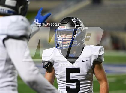 Thumbnail 2 in Groesbeck vs. Whitney (UIL 3A D1 Bi-District) photogallery.