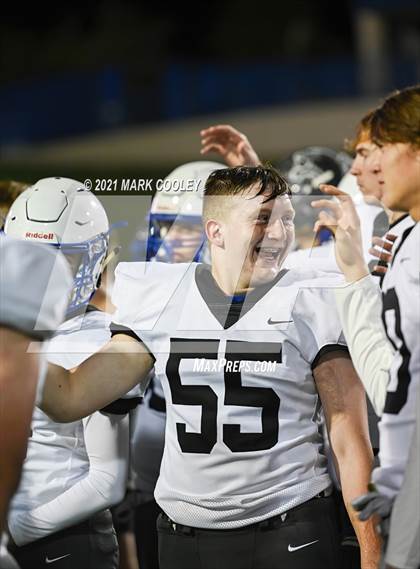 Thumbnail 2 in Groesbeck vs. Whitney (UIL 3A D1 Bi-District) photogallery.