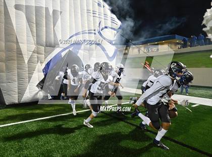Thumbnail 2 in Groesbeck vs. Whitney (UIL 3A D1 Bi-District) photogallery.