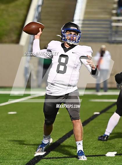 Thumbnail 2 in Groesbeck vs. Whitney (UIL 3A D1 Bi-District) photogallery.