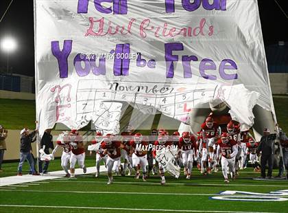 Thumbnail 2 in Groesbeck vs. Whitney (UIL 3A D1 Bi-District) photogallery.