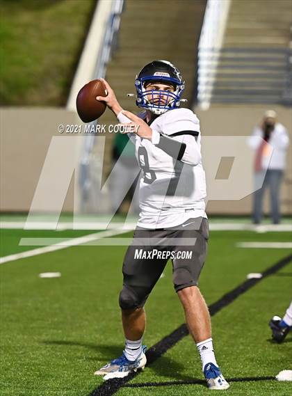 Thumbnail 1 in Groesbeck vs. Whitney (UIL 3A D1 Bi-District) photogallery.