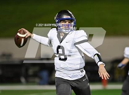Thumbnail 3 in Groesbeck vs. Whitney (UIL 3A D1 Bi-District) photogallery.