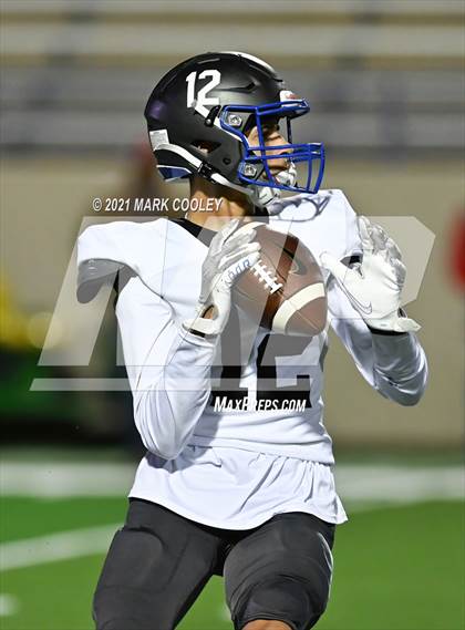 Thumbnail 3 in Groesbeck vs. Whitney (UIL 3A D1 Bi-District) photogallery.