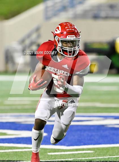 Thumbnail 2 in Groesbeck vs. Whitney (UIL 3A D1 Bi-District) photogallery.