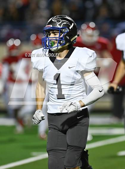 Thumbnail 2 in Groesbeck vs. Whitney (UIL 3A D1 Bi-District) photogallery.