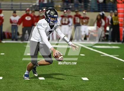 Thumbnail 3 in Groesbeck vs. Whitney (UIL 3A D1 Bi-District) photogallery.
