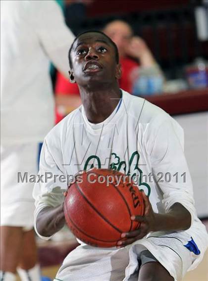 Thumbnail 2 in Burlingame vs. Sacred Heart Cathedral (CIF CCS D3 Final) photogallery.